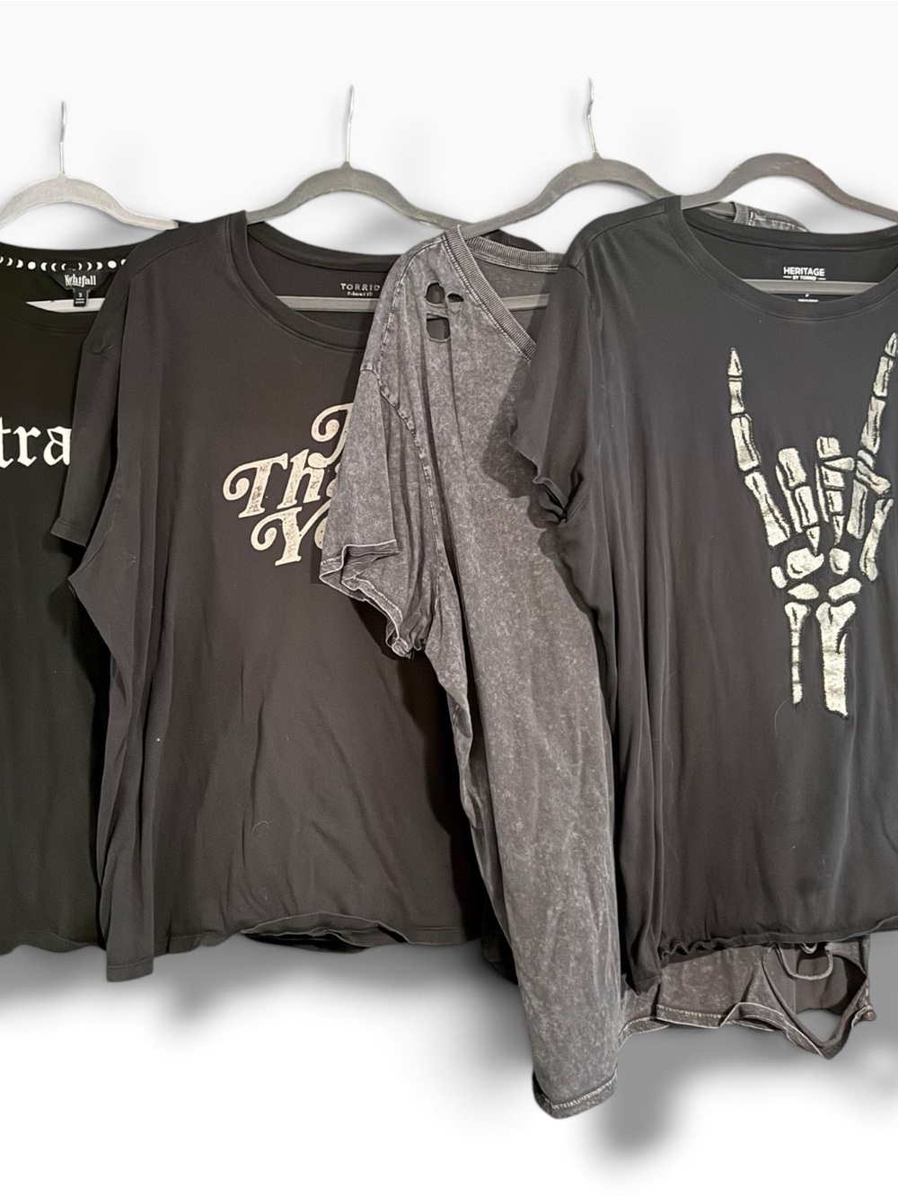 TORRID T Shirt Lot Bundle Size 3 & 2